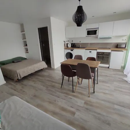 Appartement Climatise Avec Balcon,Wifi, Proche Remparts Avignon Exterior photo