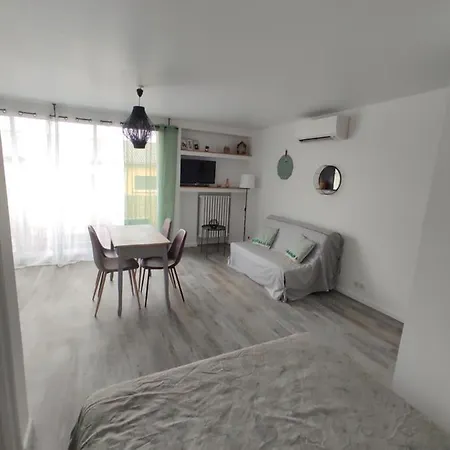 Appartement Climatise Avec Balcon,Wifi, Proche Remparts Avignon Exterior photo