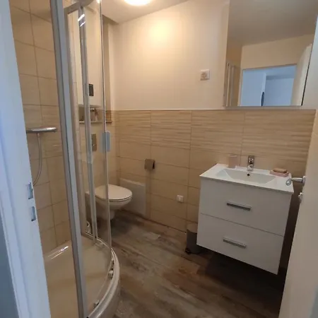 Appartement Climatise Avec Balcon,Wifi, Proche Remparts Avignon Exterior photo